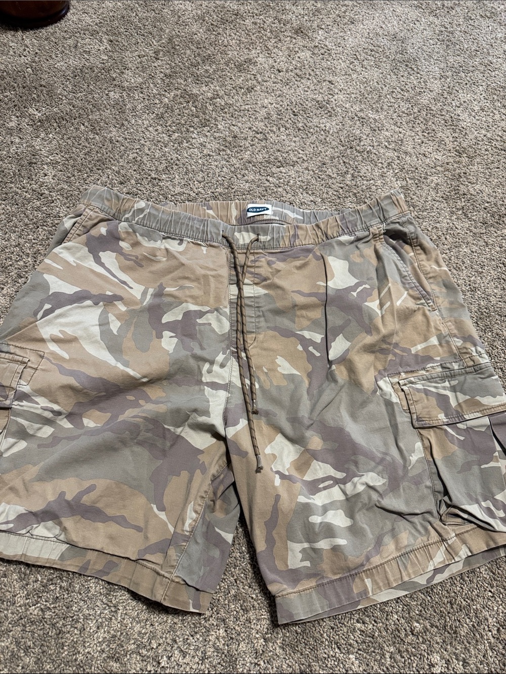 Old Navy Men's Camo Cargo Shorts - Tan & Green